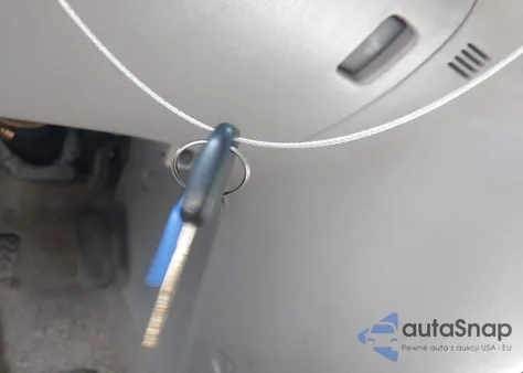 2010 Toyota Sienna Le z USA, uszkodzony, nr VIN 5TDKK4CCXAS289094